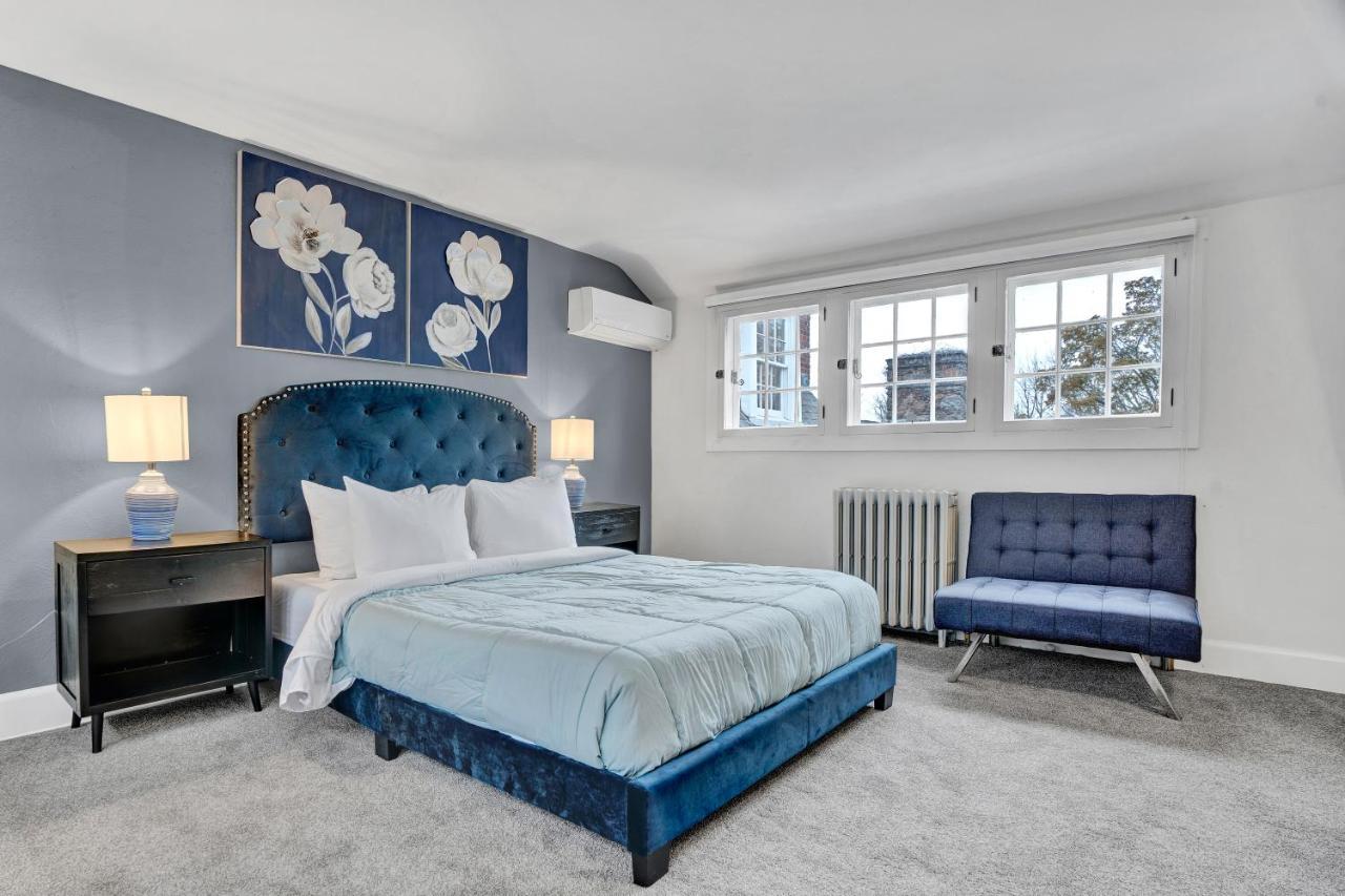 Chimney Hill Estate Inn Ламбъртвил Екстериор снимка
