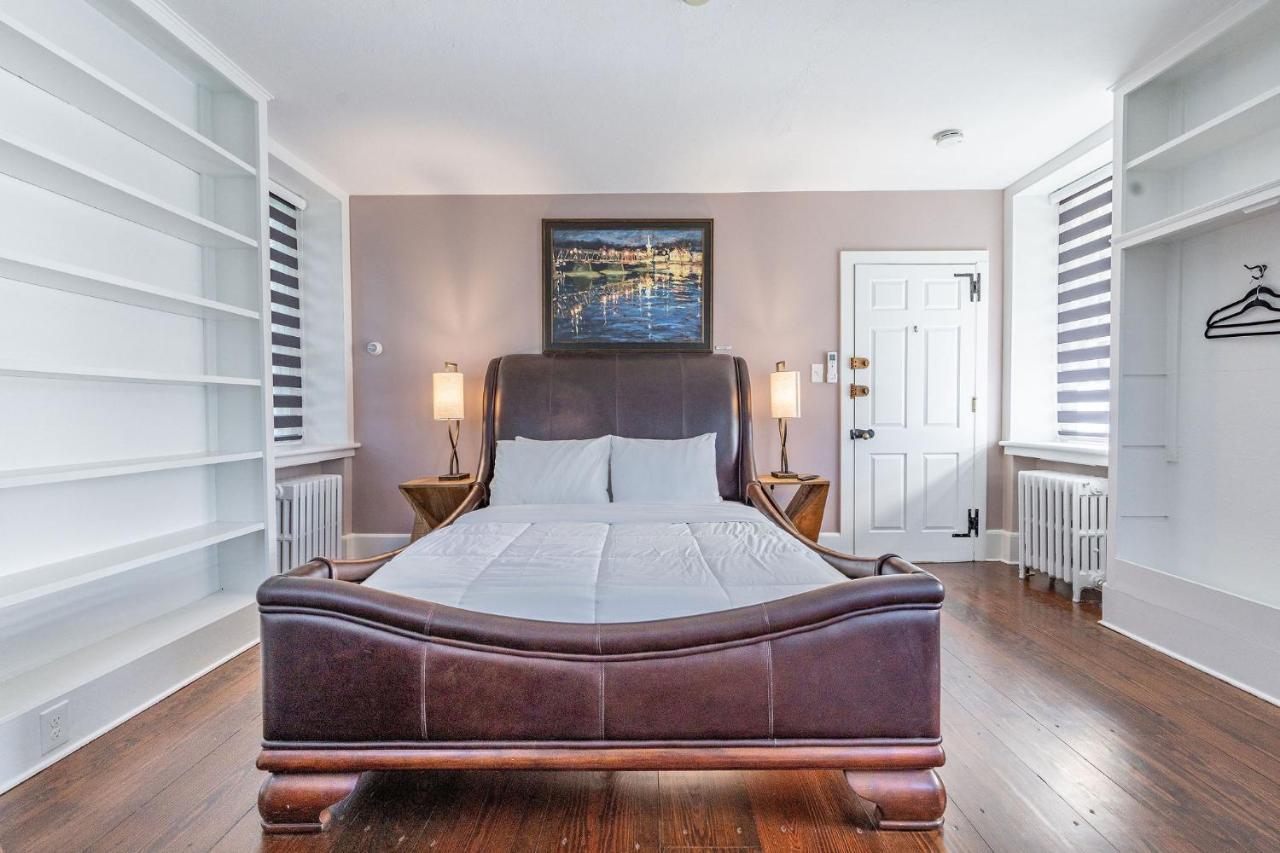 Chimney Hill Estate Inn Ламбъртвил Екстериор снимка